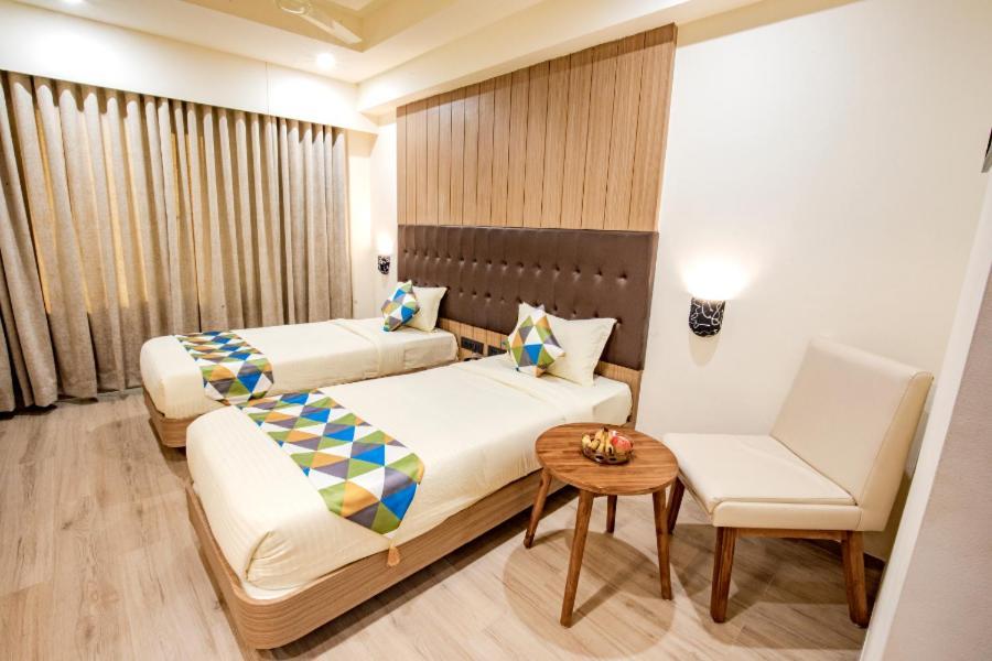 Hotel Nexus Radźkot Zewnętrze zdjęcie