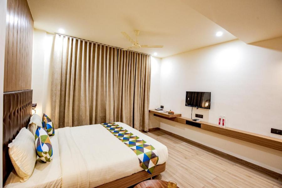 Hotel Nexus Radźkot Zewnętrze zdjęcie