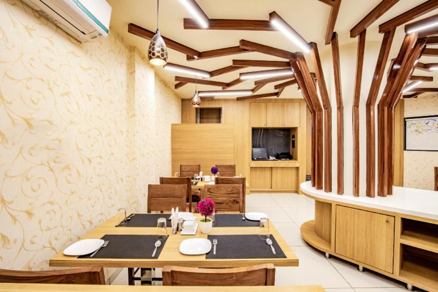 Hotel Nexus Radźkot Zewnętrze zdjęcie