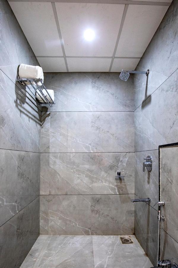 Hotel Nexus Radźkot Zewnętrze zdjęcie
